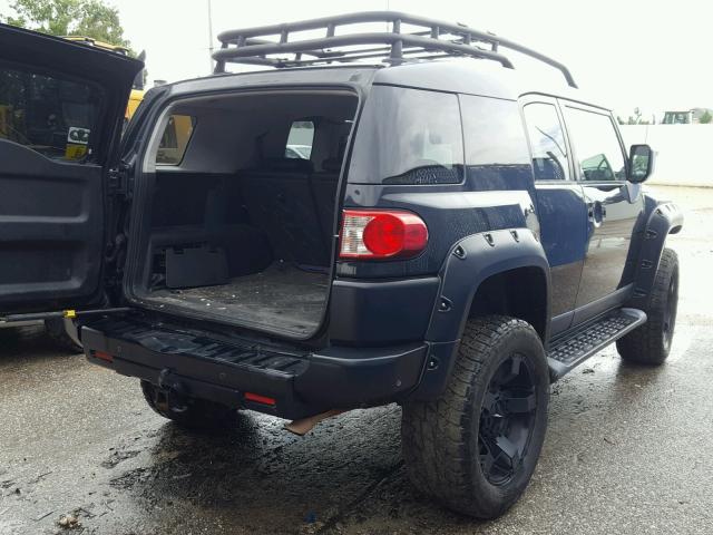 JTEBU11F670017252 - 2007 TOYOTA FJ CRUISER BLACK photo 4