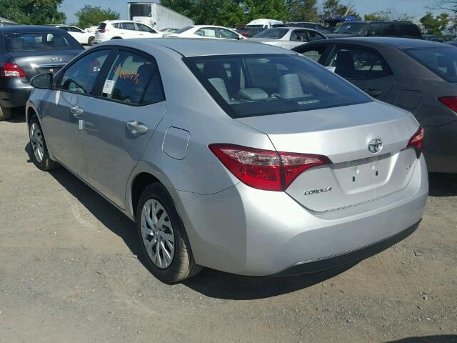 5YFBURHE6HP684782 - 2017 TOYOTA COROLLA SILVER photo 3