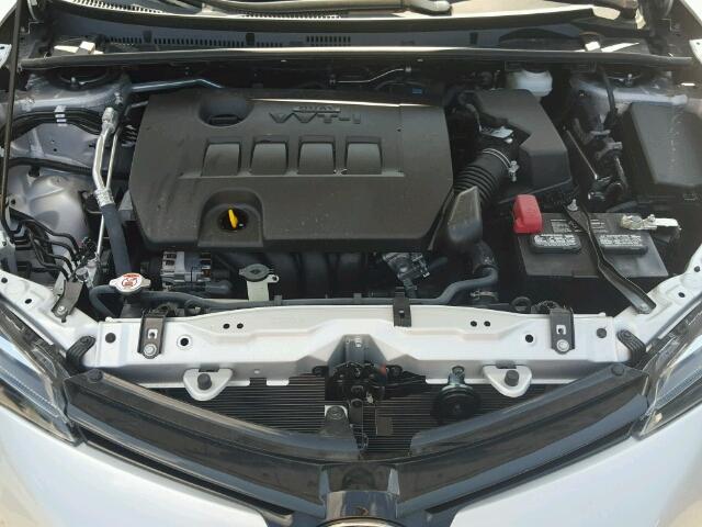 5YFBURHE6HP684782 - 2017 TOYOTA COROLLA SILVER photo 7