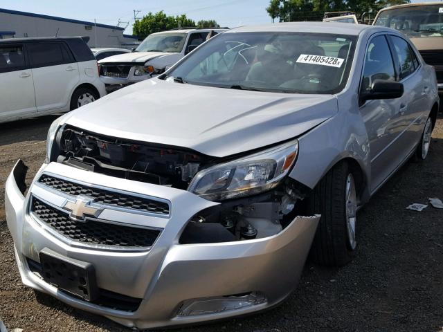 1G11B5SA6DF296977 - 2013 CHEVROLET MALIBU LS ვერცხლისფერი ფოტო 2