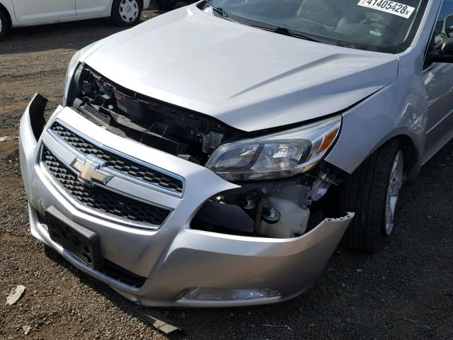 1G11B5SA6DF296977 - 2013 CHEVROLET MALIBU LS ვერცხლისფერი ფოტო 9