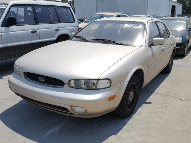 JNKAY21D7SM209370 - 1995 INFINITI J30 GOLD photo 2