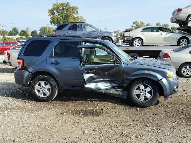 1FMCU0D79CKB13572 - 2012 FORD ESCAPE XLT BLUE photo 9