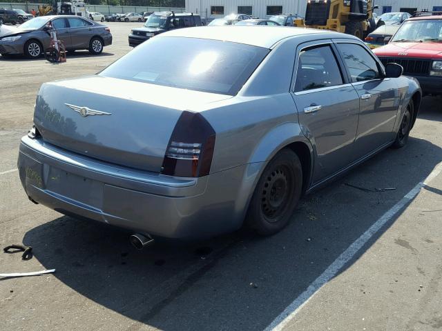 2C3KA63H16H319460 - 2006 CHRYSLER 300C SILVER photo 4