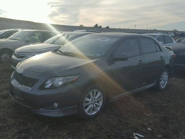 1NXBU4EE5AZ212293 - 2010 TOYOTA COROLLA GRAY photo 2