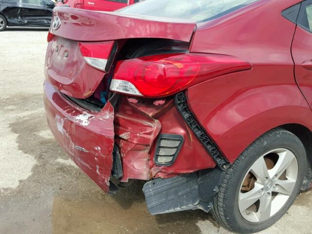 KMHDH4AE3BU151868 - 2011 HYUNDAI ELANTRA GL RED photo 9