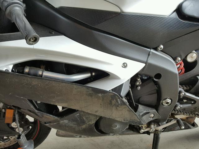 JYARJ16EXCA024927 - 2012 YAMAHA YZFR6 WHITE photo 7