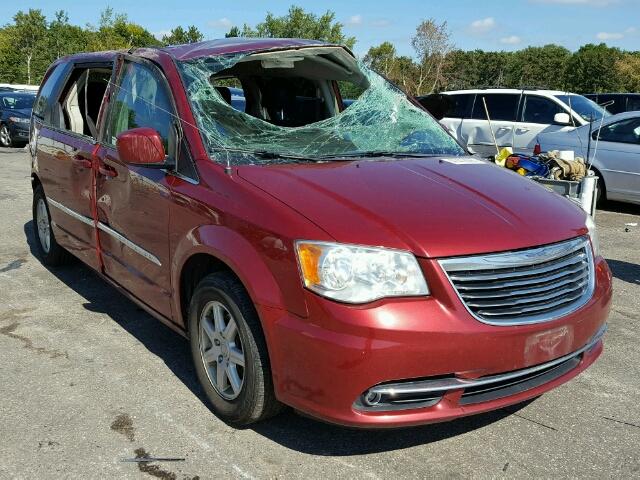 2A4RR5DG3BR675409 - 2011 CHRYSLER TOWN & COU RED photo 1