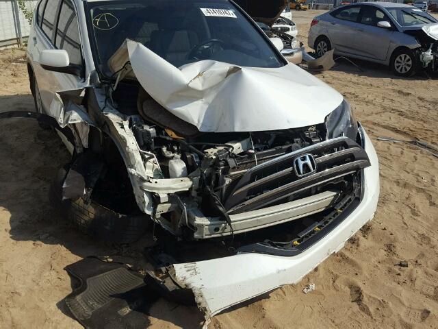 5J6RM3H76DL005135 - 2013 HONDA CR-V WHITE photo 9