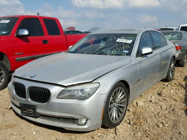 WBAKA83599CY33638 - 2009 BMW 750 SILVER photo 2