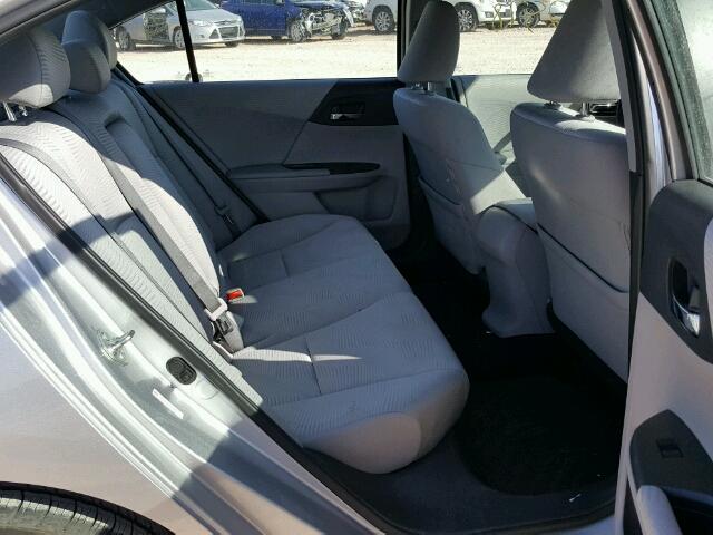 1HGCR2F34EA25365 - 2014 HONDA ACCORD LX GRAY photo 5