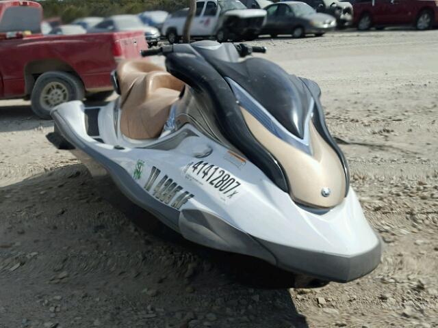 YAMA4022L506 - 2006 YAMAHA WAVERUNNER WHITE photo 1