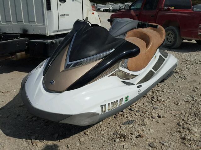 YAMA4022L506 - 2006 YAMAHA WAVERUNNER WHITE photo 2