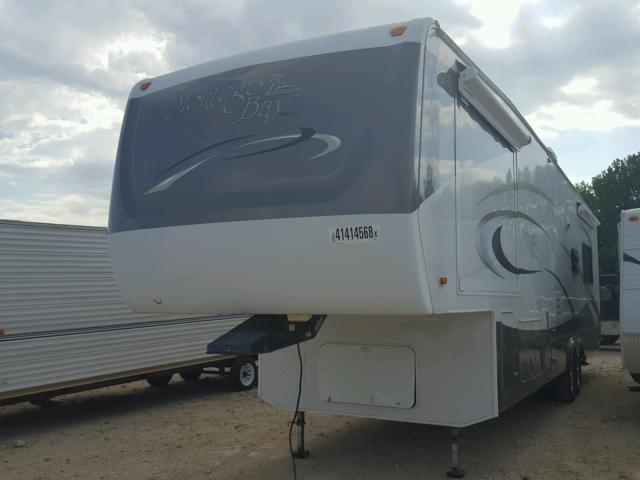 4EZFM36317S096042 - 2007 CAMP 5TH WHEEL TWO TONE photo 3