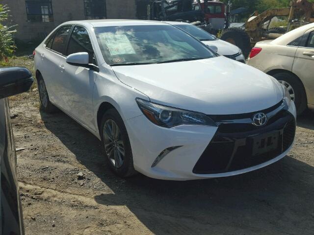 4T1BF1FK5HU441709 - 2017 TOYOTA CAMRY WHITE photo 1