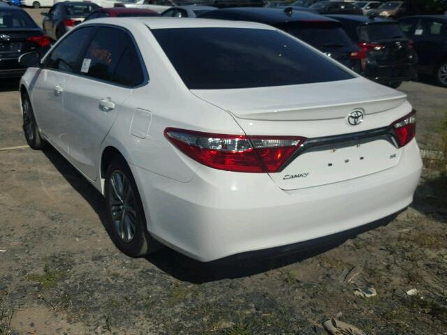 4T1BF1FK5HU441709 - 2017 TOYOTA CAMRY WHITE photo 3