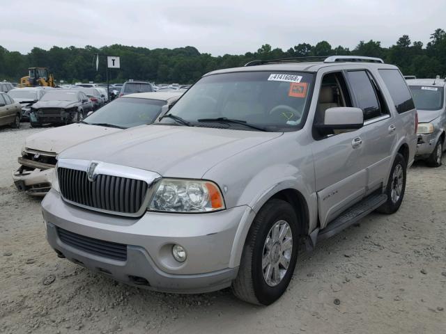 5LMFU27R13LJ14177 - 2003 LINCOLN NAVIGATOR GRAY photo 2