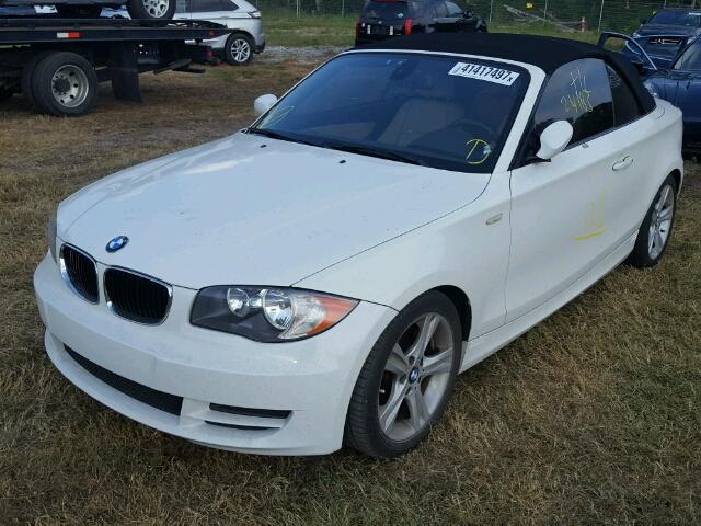 WBAUL73599VJ75711 - 2009 BMW 128 I WHITE photo 2