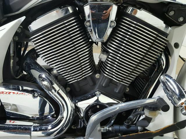 5VPYW36N0G3049022 - 2016 VICTORY MOTORCYCLES MAGNUM WHITE photo 11