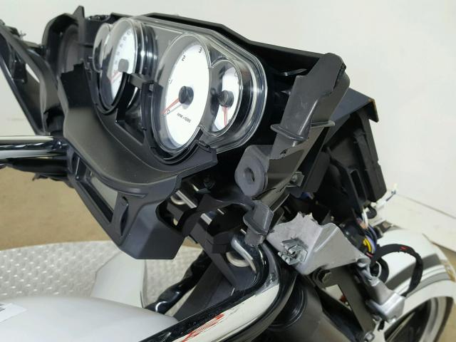 5VPYW36N0G3049022 - 2016 VICTORY MOTORCYCLES MAGNUM WHITE photo 17