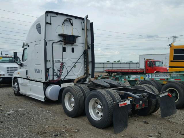 1FUJGLDV4DSBT0604 - 2013 FREIGHTLINER CASCADIA 1 WHITE photo 3