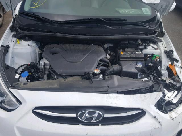 KMHCT4AEXHU342979 - 2017 HYUNDAI ACCENT SE WHITE photo 7