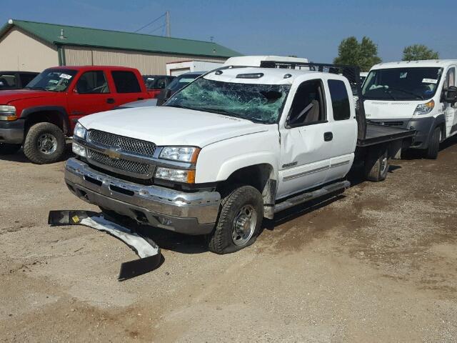 1GCHK29U54E379925 - 2004 CHEVROLET SILVERADO WHITE photo 2