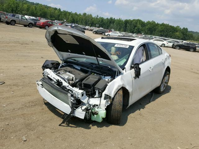 2G4GR5GX4H9119302 - 2017 BUICK REGAL PREM WHITE photo 2