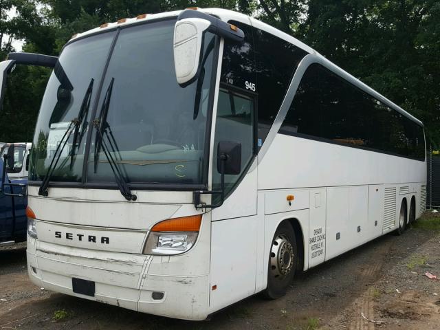 WKKA34AD253000181 - 2005 EVOBUS 417 SILVER photo 2