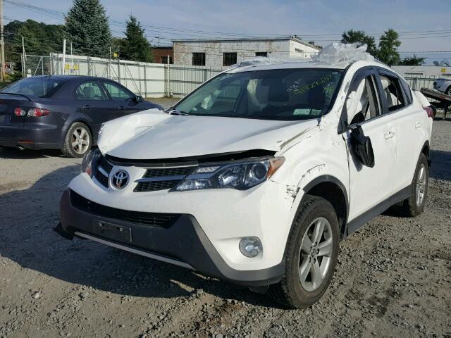 2T3RFREV5FW373795 - 2015 TOYOTA RAV4 XLE WHITE photo 2