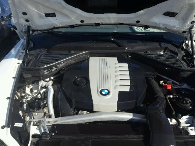 5UXZW0C5XCL671951 - 2012 BMW X5 WHITE photo 7