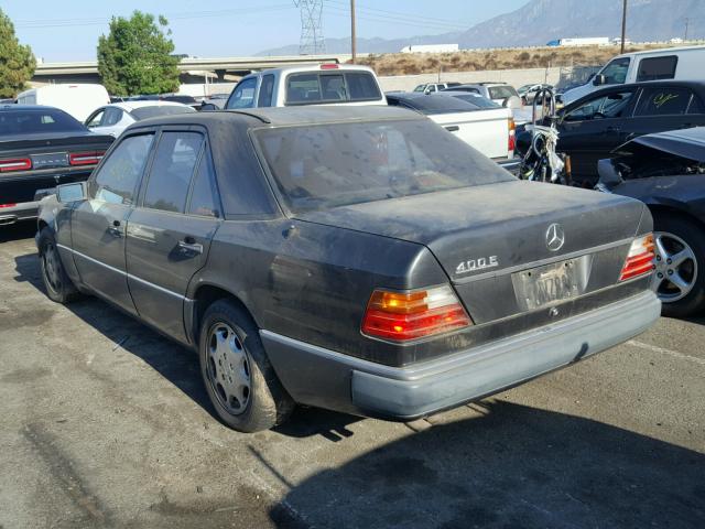 WDBEA34E5NB721466 - 1992 MERCEDES-BENZ 400 E GRAY photo 3