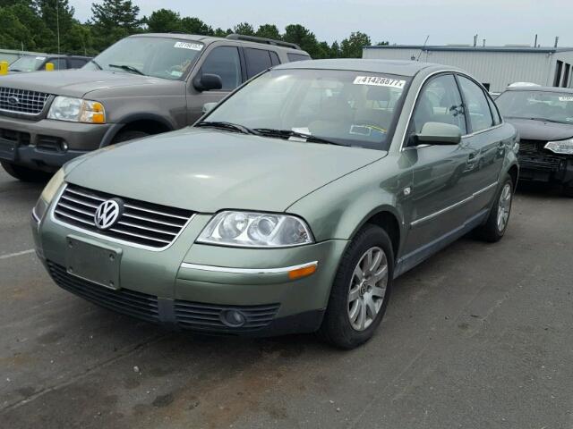 WVWPD63B32P079886 - 2002 VOLKSWAGEN PASSAT GREEN photo 2