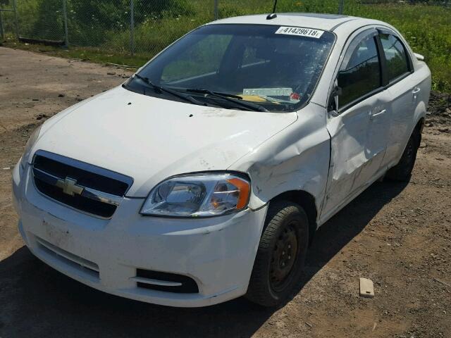 KL1TV55E59B376637 - 2009 CHEVROLET AVEO LS WHITE photo 2