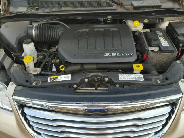 2C4RC1CG1DR662209 - 2013 CHRYSLER TOWN & COU GOLD photo 7