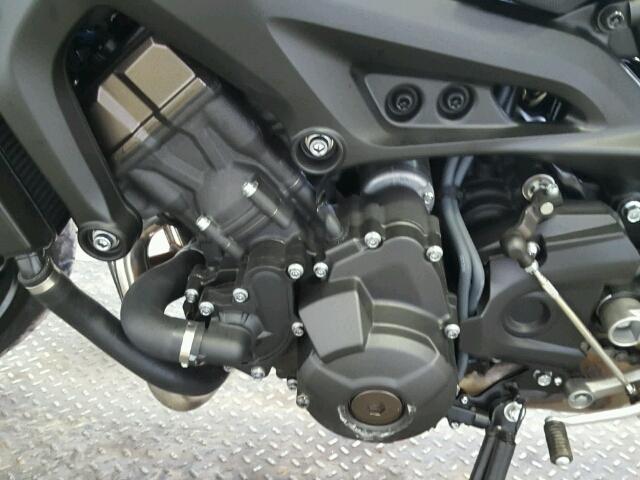 JYARN33E6GA011098 - 2016 YAMAHA FZ09 BLACK photo 6