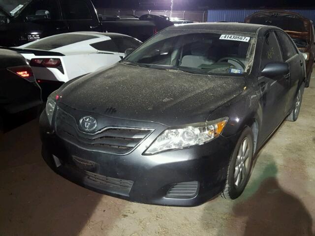 4T1BF3EK5BU620174 - 2011 TOYOTA CAMRY BASE GRAY photo 2