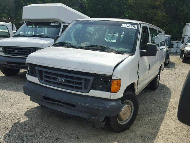 1FBSS31L73HA80498 - 2003 FORD ECONOLINE WHITE photo 2