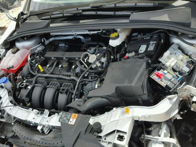 1FADP3F27HL240668 - 2017 FORD FOCUS SE SILVER photo 7