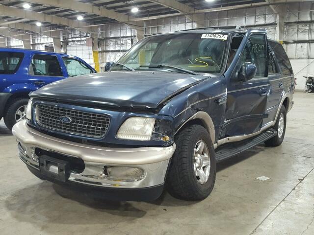 1FMRU1768WLB27450 - 1998 FORD EXPEDITION BLUE photo 2