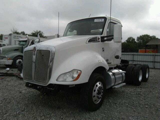 1XKYDP9X9FJ459096 - 2015 KENWORTH CONSTRUCTI WHITE photo 2