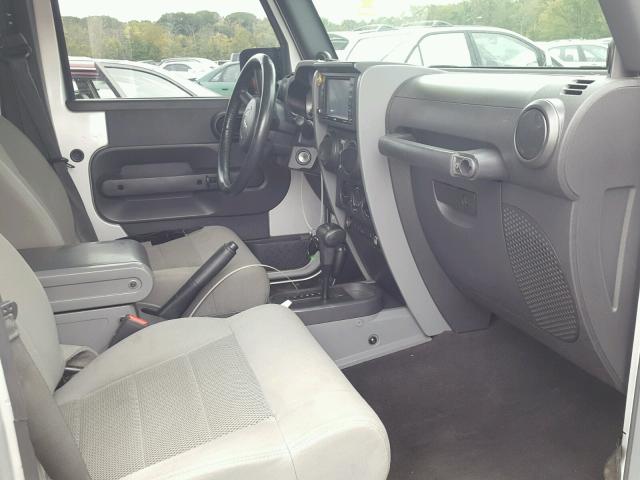 1J8GA691X8L574294 - 2008 JEEP WRANGLER U SILVER photo 5