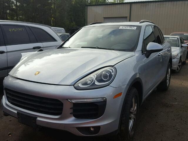 WP1AA2A24GLA02144 - 2016 PORSCHE CAYENNE SILVER photo 2