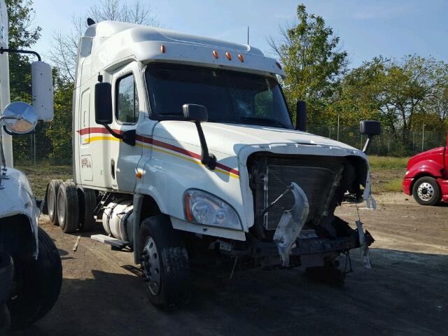 1FUJGLBG7CLBL7608 - 2012 FREIGHTLINER CASCADIA 1 WHITE photo 1