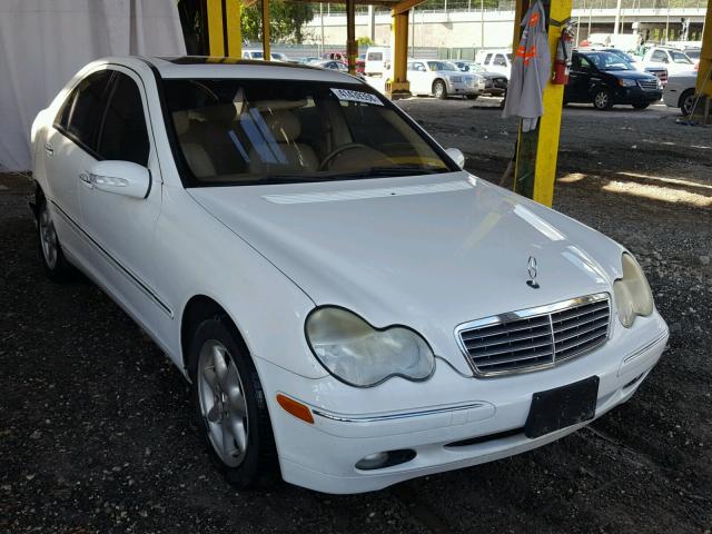 WDBRF61J54E018629 - 2004 MERCEDES-BENZ C 240 WHITE photo 1