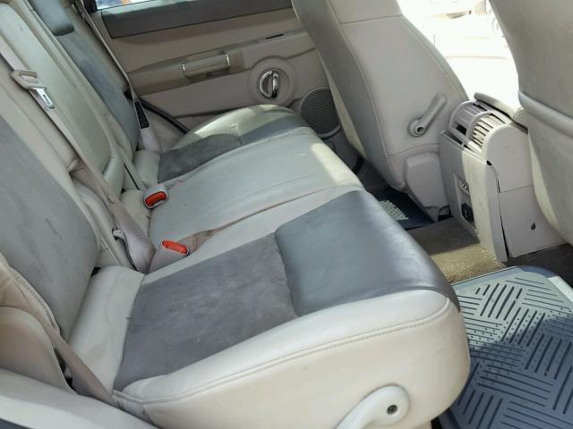 1J8HG68298C129705 - 2008 JEEP COMMANDER BEIGE photo 6