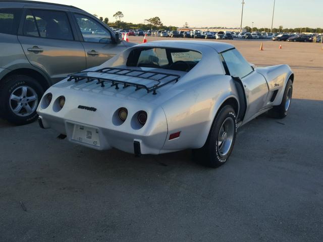 1Z37L6S446547 - 1976 CHEVROLET CORVETTE SILVER photo 4