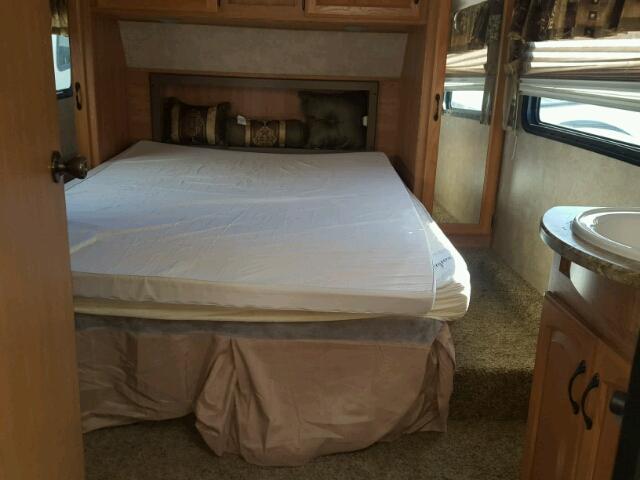 4YDF25223B1530943 - 2011 KEYSTONE SPRINTER WHITE photo 9