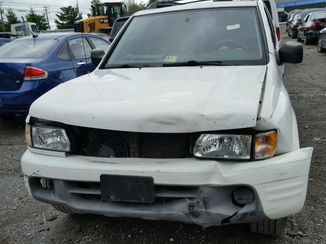 4S6DM58W3Y4403876 - 2000 HONDA PASSPORT E WHITE photo 9