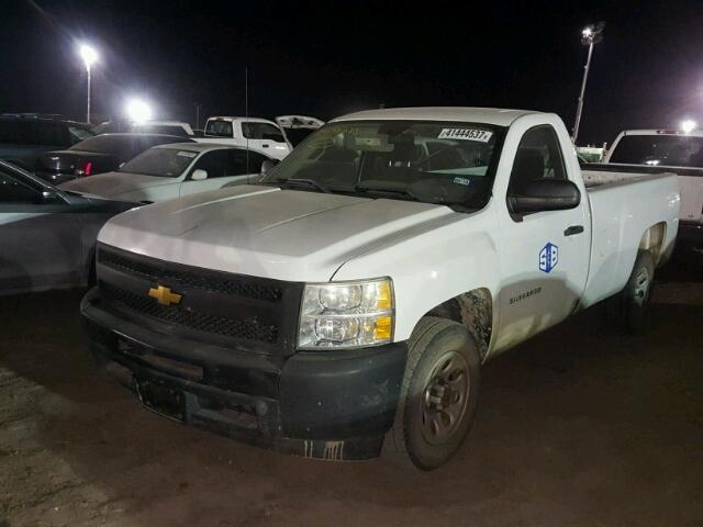 1GCNCPEA3BZ376648 - 2011 CHEVROLET SILVERADO WHITE photo 2